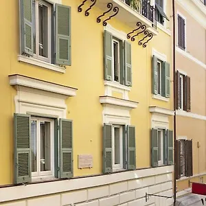 Garibaldi Piazza Di Spagna Roma